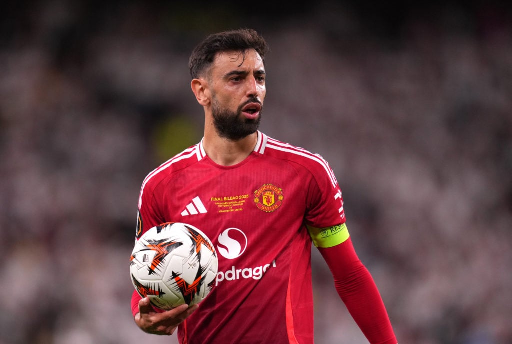 Bruno Fernandes tại sân tập MU
