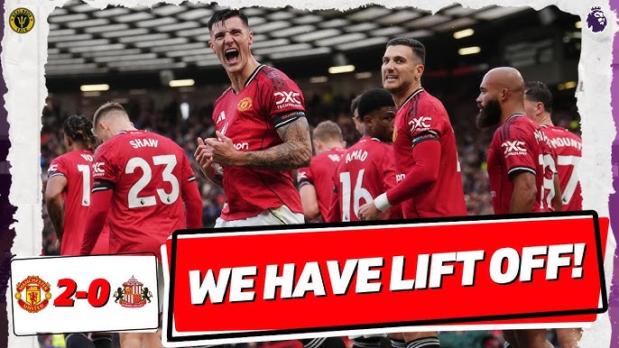 Toàn đội MU ăn mừng chiến thắng